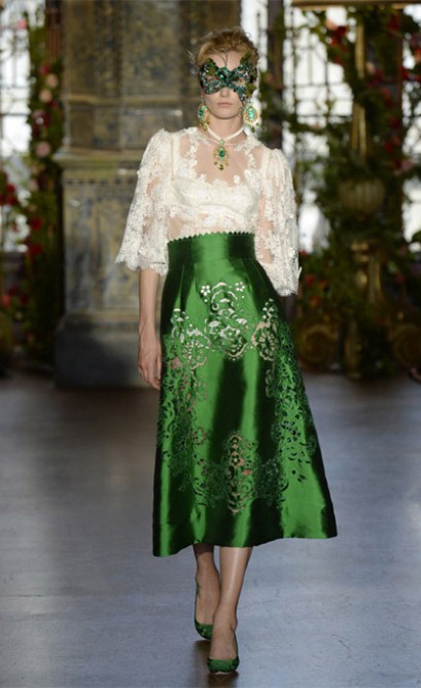 01-dolce-and-gabbana-altamoda-fall-winter-2013-venice