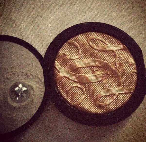 05-terracotta-guerlain-suninthecity-goldenshimmerpowder--yuriAhn-theStylistme-beauty-makeup-tips-tanning-tips-for-golden-summer-makeup-for-body-and-face