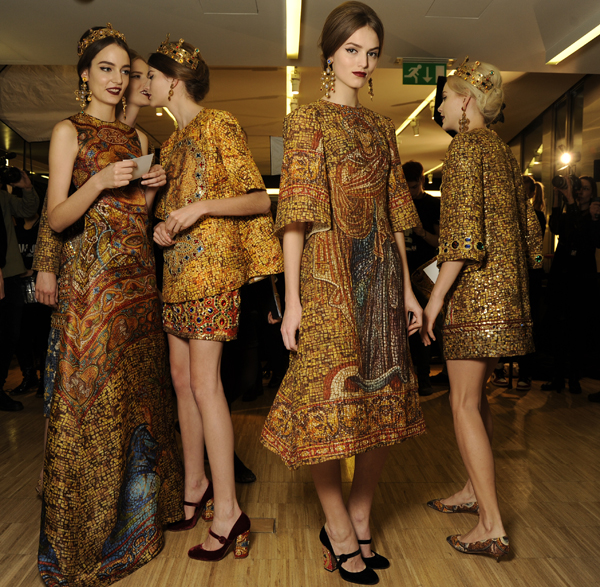 Dolce-and-Gabbana-FW-Fashion-show-women-Mosaic_backstage