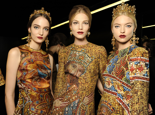 05_dolce-and-gabbana-fw-2014-women-fashion-show-backstage