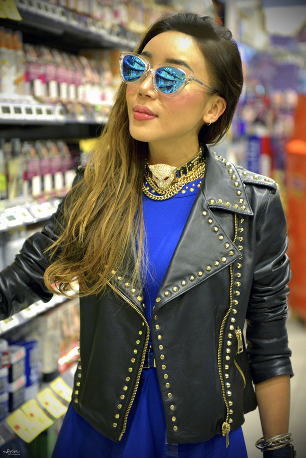 12_YuriAhn_theStylistme_rock_chic_look_with_electric_blue_dress_with_studs_matching_with_studded_biker_jacket_Versace_Versus