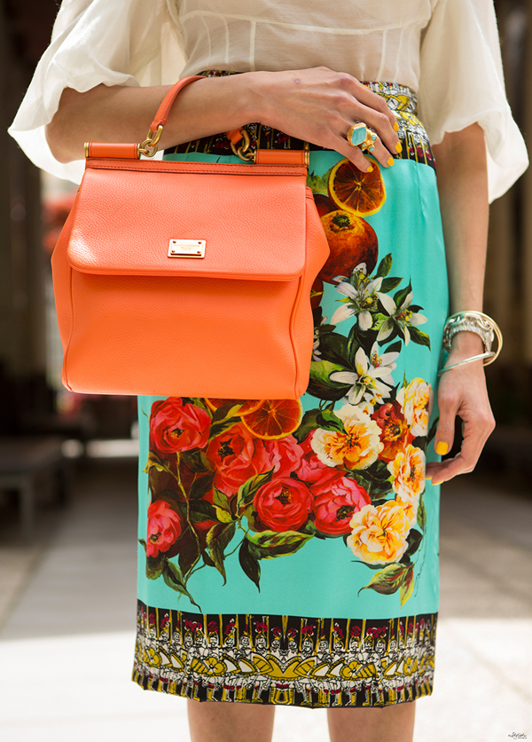 04-YuriAhn-theStylistme-love-sicilian-ispired-flowers-fruits-dolce-and-gabbana-foulard