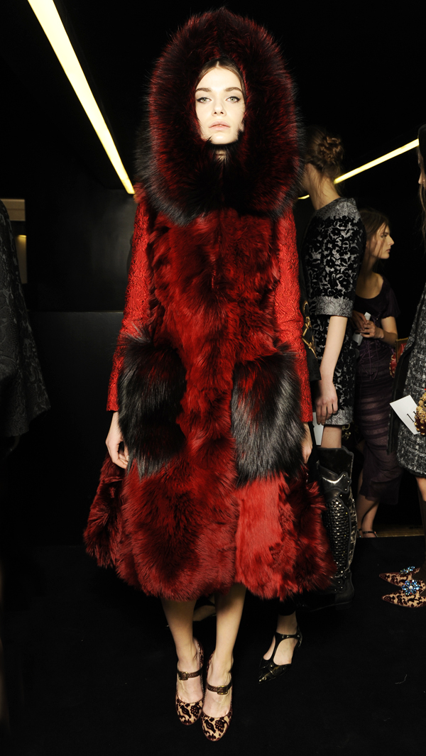 10-Dolce-and-Gabbana-fall-winter-2014-2015-womens-fashion-show-fur