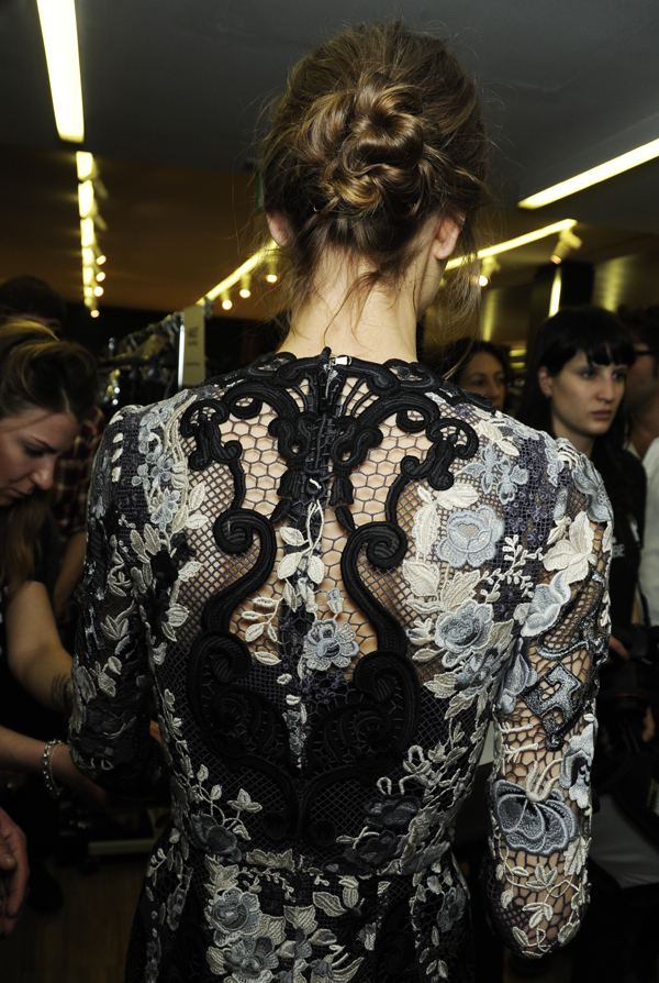 10-Dolce-and-Gabbana-fall-winter-2014-2015-womens-fashion-show-texture-details-backstage